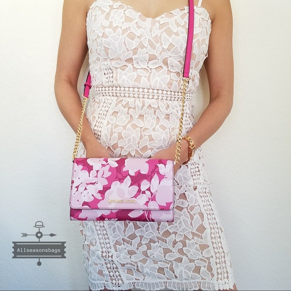 Michael Kors Handbags - NWT Michael Kors Jet set travel crossbody granita